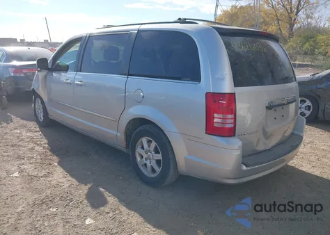 2010 Chrysler Town & Country Touring from USA, damaged, VIN 2A4RR5D19AR463656